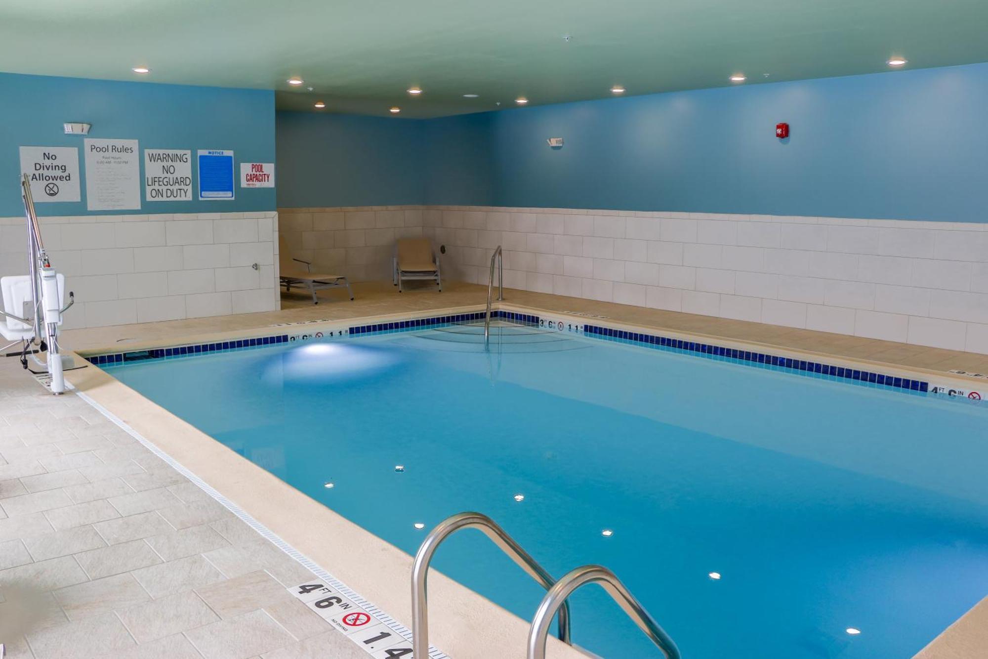 Holiday Inn Express & Suites - Detroit Northwest - Livonia By Ihg Zewnętrze zdjęcie