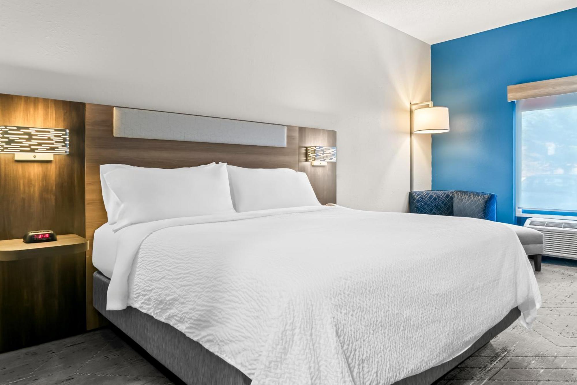 Holiday Inn Express & Suites - Detroit Northwest - Livonia By Ihg Zewnętrze zdjęcie