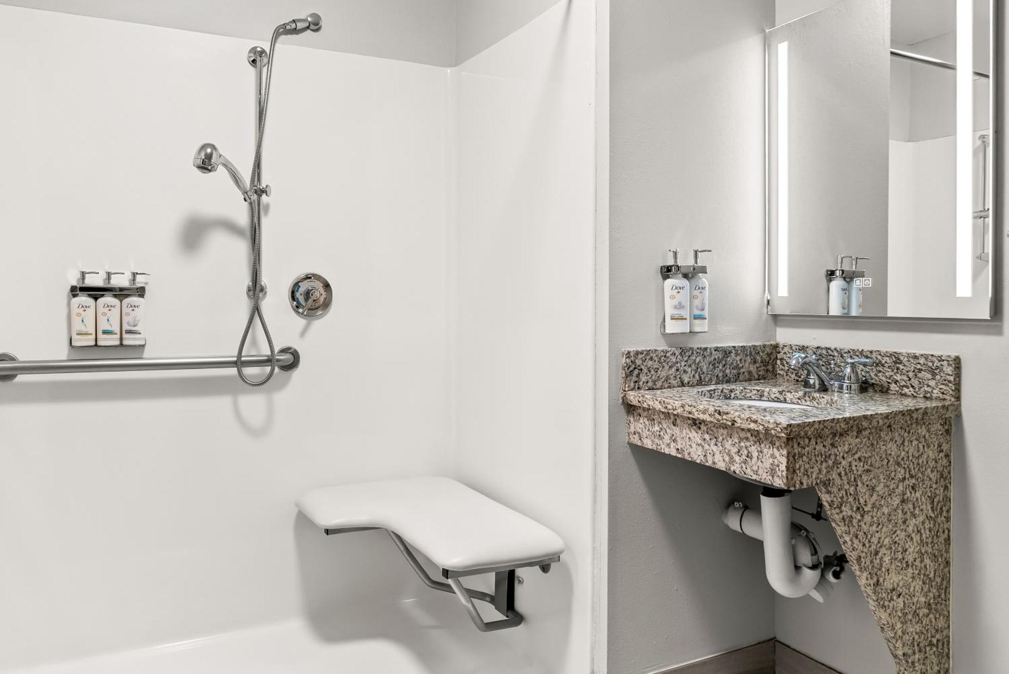 Holiday Inn Express & Suites - Detroit Northwest - Livonia By Ihg Zewnętrze zdjęcie
